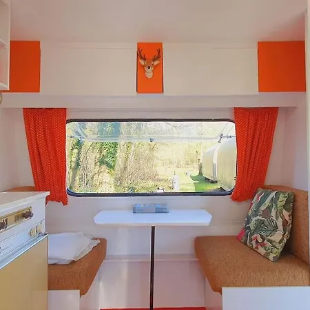 Small Retro Caravan Leek Exterior photo