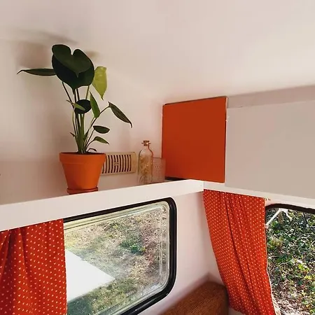 Small Retro Caravan Leek Exterior photo